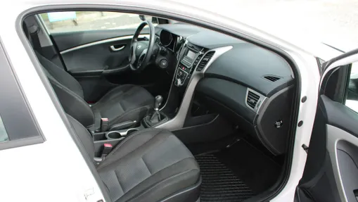 HYUNDAI i30 -