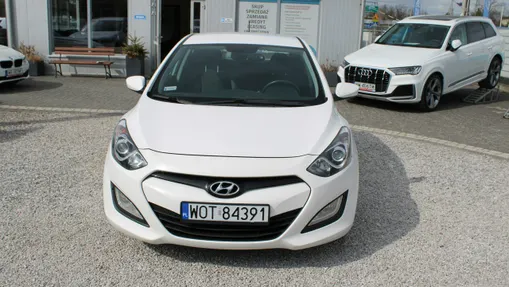 HYUNDAI i30 -