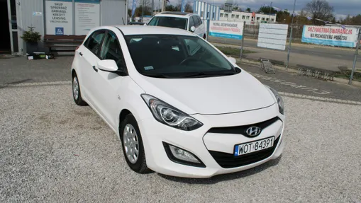 HYUNDAI i30 -