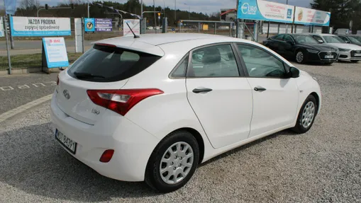 HYUNDAI i30 -