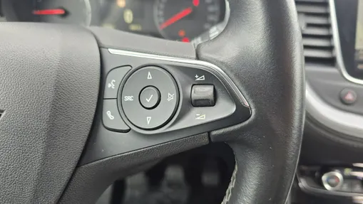 OPEL Grandland X -