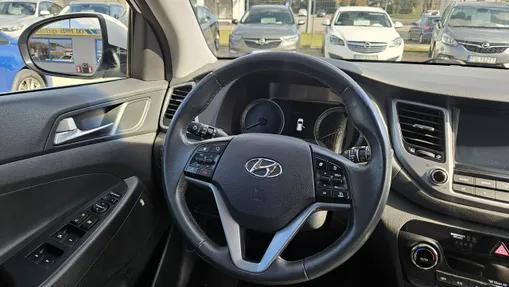 HYUNDAI Tucson -