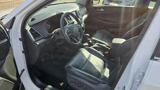 HYUNDAI Tucson -