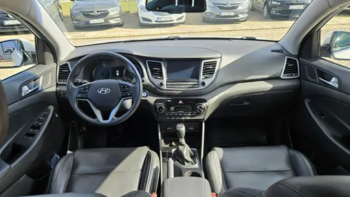 HYUNDAI Tucson -