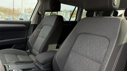 VOLKSWAGEN Passat -