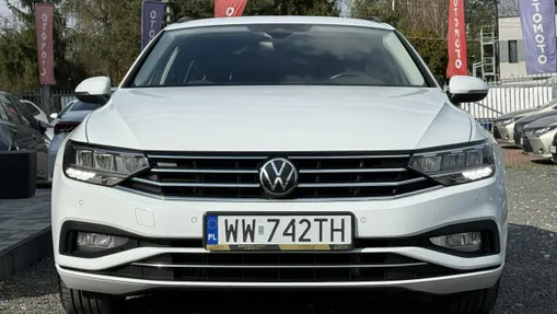 VOLKSWAGEN Passat -