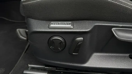 VOLKSWAGEN Passat -