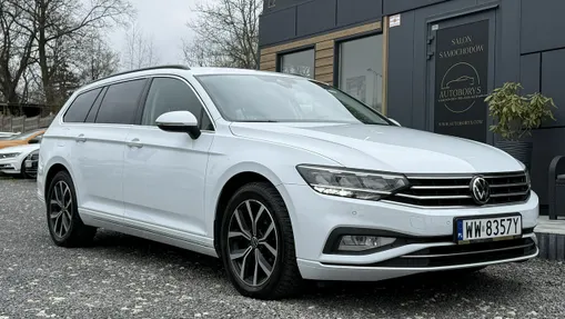 VOLKSWAGEN Passat -
