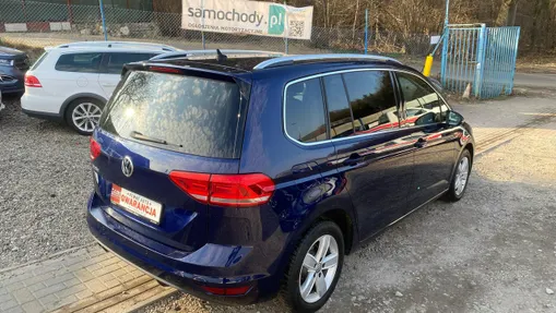 VOLKSWAGEN Touran -