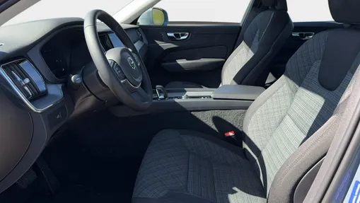 VOLVO XC60 XC60 B4 D AWD Momentum aut
