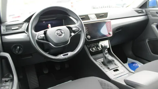 SKODA Superb -