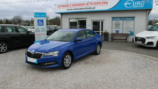 SKODA Superb -