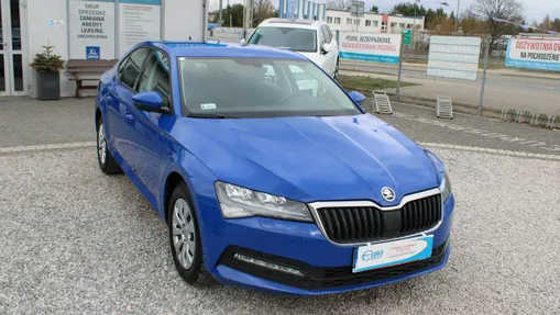 SKODA Superb -