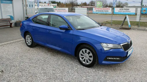 SKODA Superb -