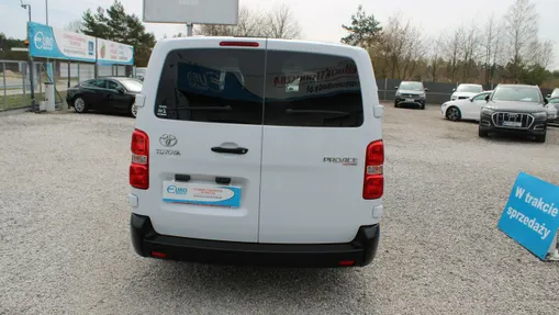 TOYOTA Proace -
