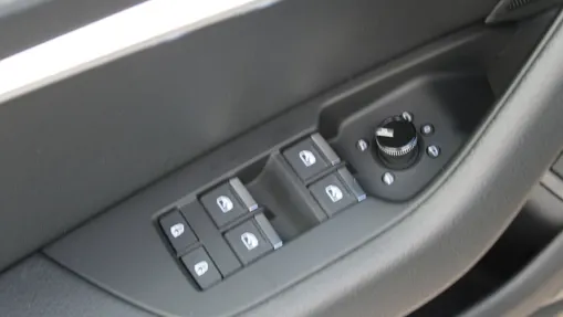 AUDI A6 -