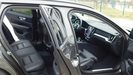 VOLVO V60 -