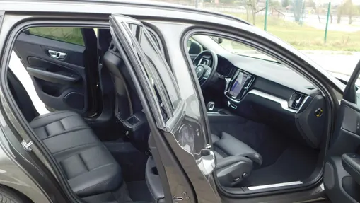 VOLVO V60 -