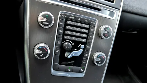 VOLVO XC60 -