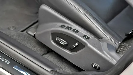 VOLVO XC60 -