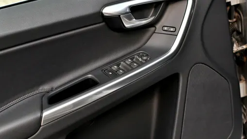 VOLVO XC60 -
