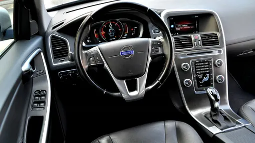 VOLVO XC60 -