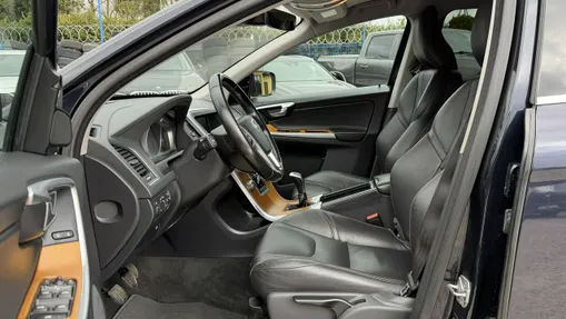 VOLVO XC60 -