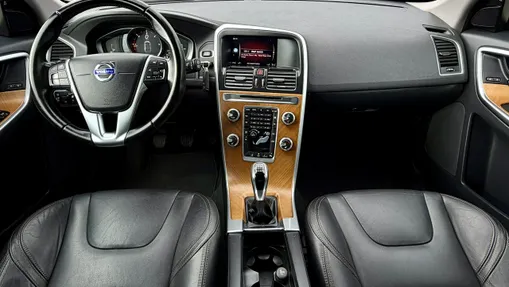 VOLVO XC60 -