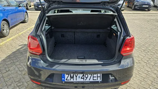 VOLKSWAGEN Polo -