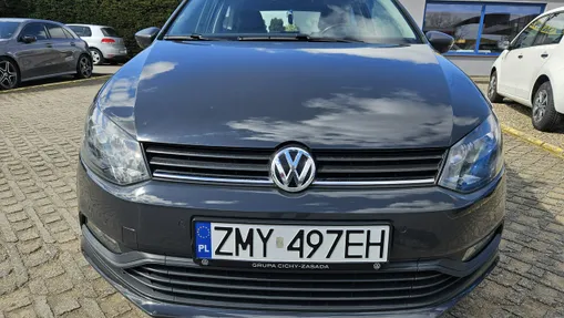VOLKSWAGEN Polo -