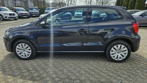 VOLKSWAGEN Polo -