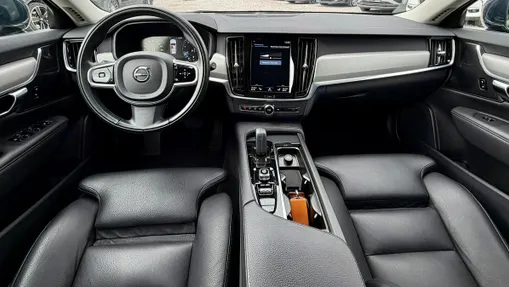 VOLVO V90 -