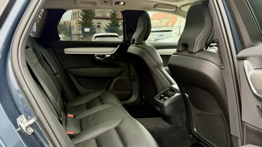 VOLVO V90 -