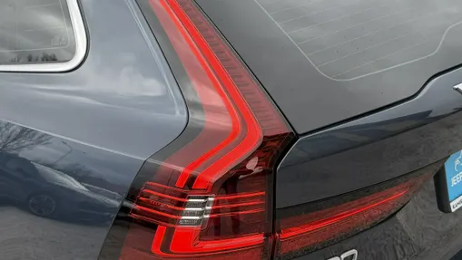 VOLVO V90 -