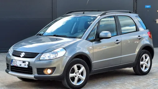 SUZUKI SX4 -