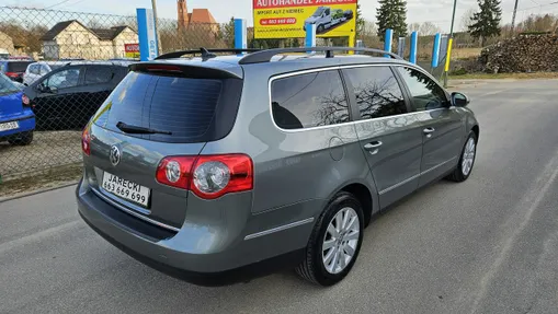 VOLKSWAGEN Passat -