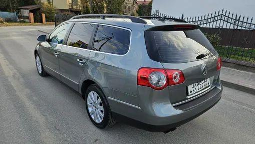 VOLKSWAGEN Passat -