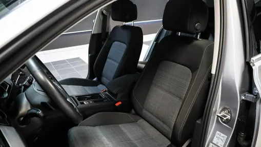 VOLKSWAGEN Passat -