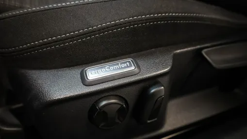 VOLKSWAGEN Passat -