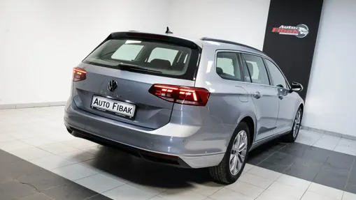 VOLKSWAGEN Passat -