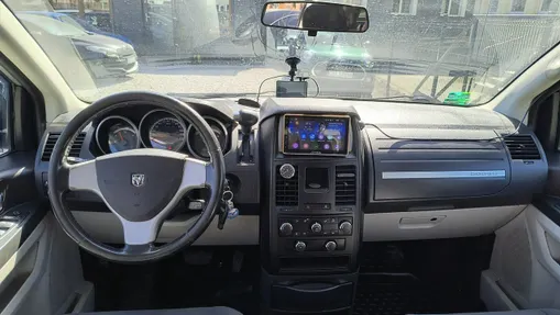 DODGE Caravan -
