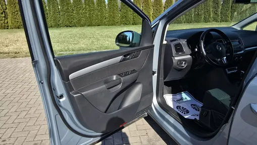 VOLKSWAGEN Sharan -
