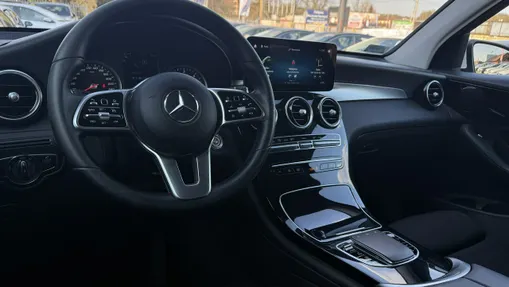 MERCEDES-BENZ GLC -