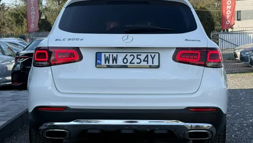 MERCEDES-BENZ GLC -