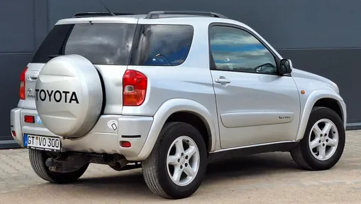 TOYOTA RAV4 -