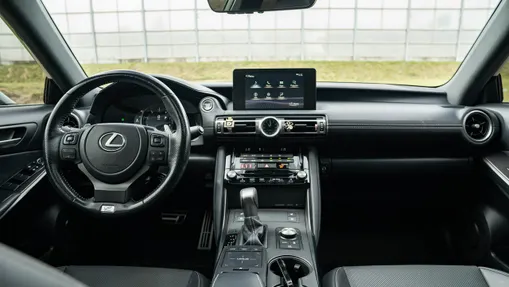 LEXUS IS -