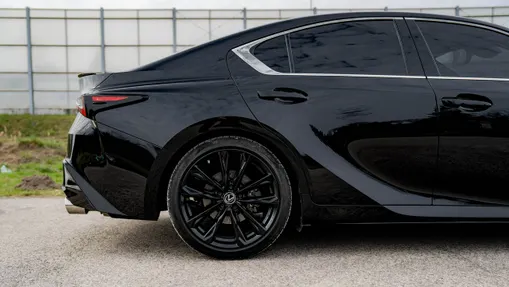 LEXUS IS -