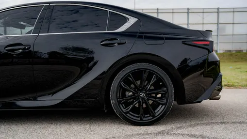 LEXUS IS -