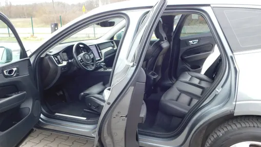 VOLVO XC60 -