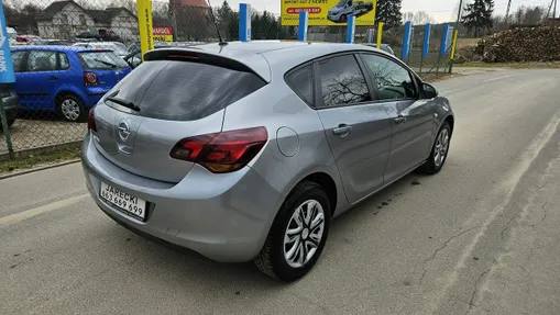 OPEL Astra -